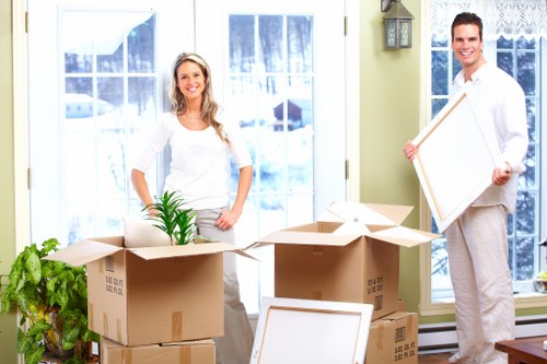 Professional moving van support for apartments in Knightsbridge